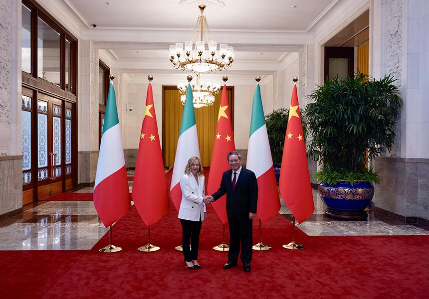 Il presidente Meloni con il primo ministro cinese Li Qiang a Pechino | Elettronauti.it