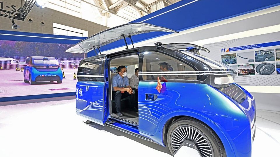 Tianjin auto solare laterale