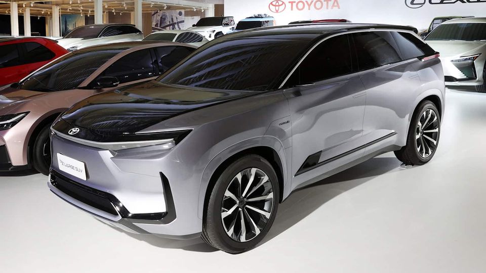 Toyota BZ5X Anteriore