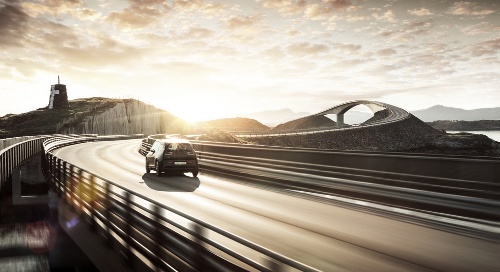 Viaggiare con auto elettrica, in autostrada ci sono colonnine?