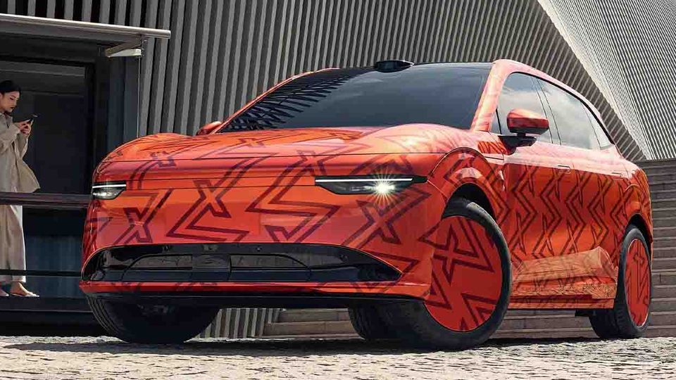In mimetica il primo EV SUV di ZEEKR, nome in codice “CX1e”.
