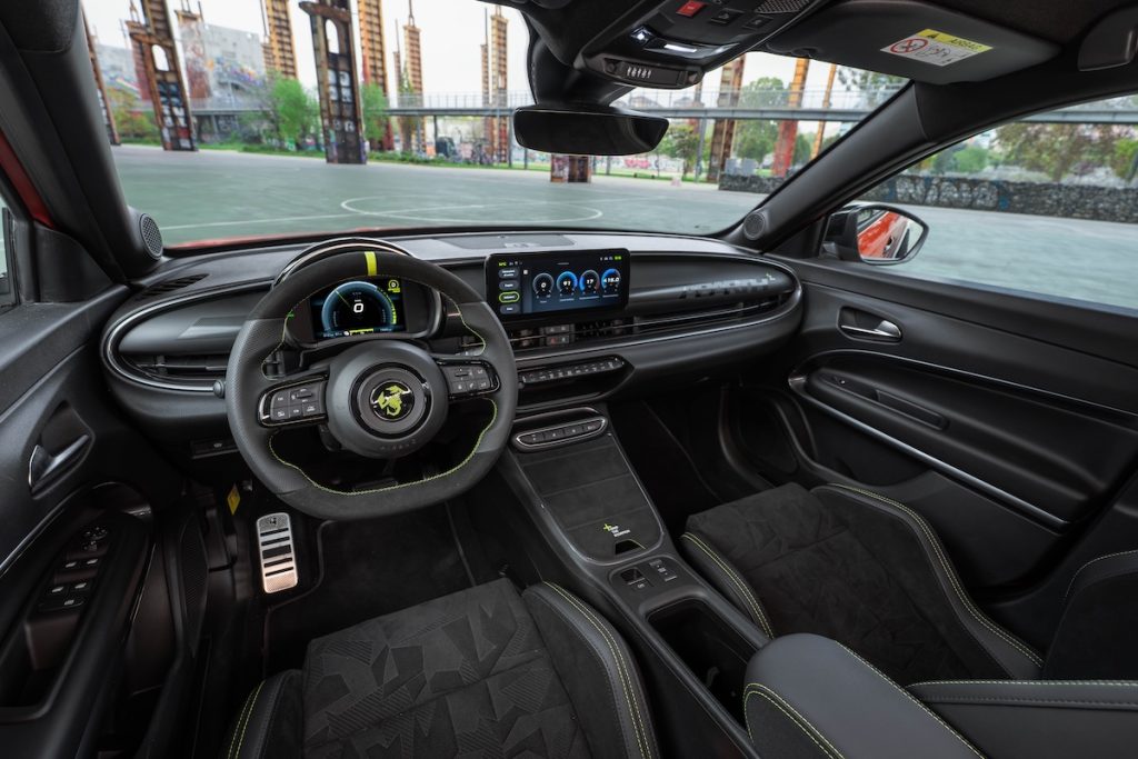 Abarth 600e Competizione Milano Cortina 2026: serie speciale | Elettronauti.it
