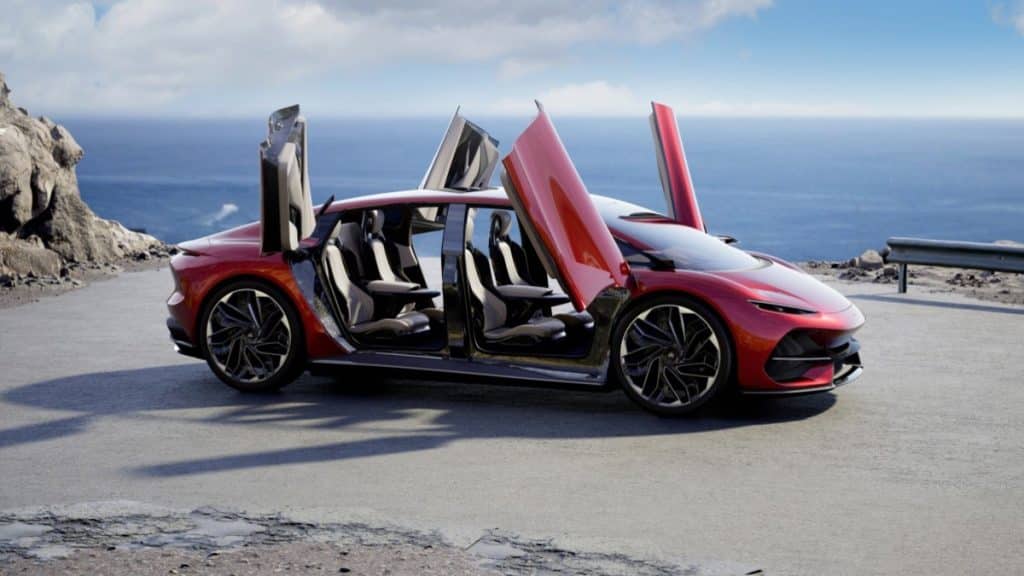La start-up Italiana AEHRA presenta la sua hypercar "Sedan" al MIMO 2023 | Elettonauti.it