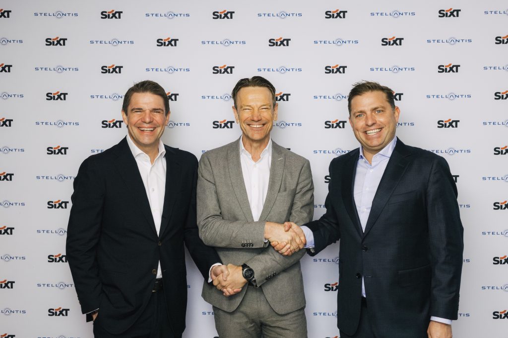 SIXT abbandona Tesla, compra 250.000 auto a noleggio da Stellantis | Elettronauti.it
