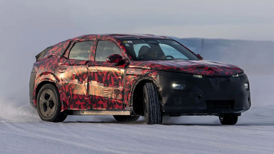 Alfa Rome Stelvio elettrica arriverà nel 2026.
