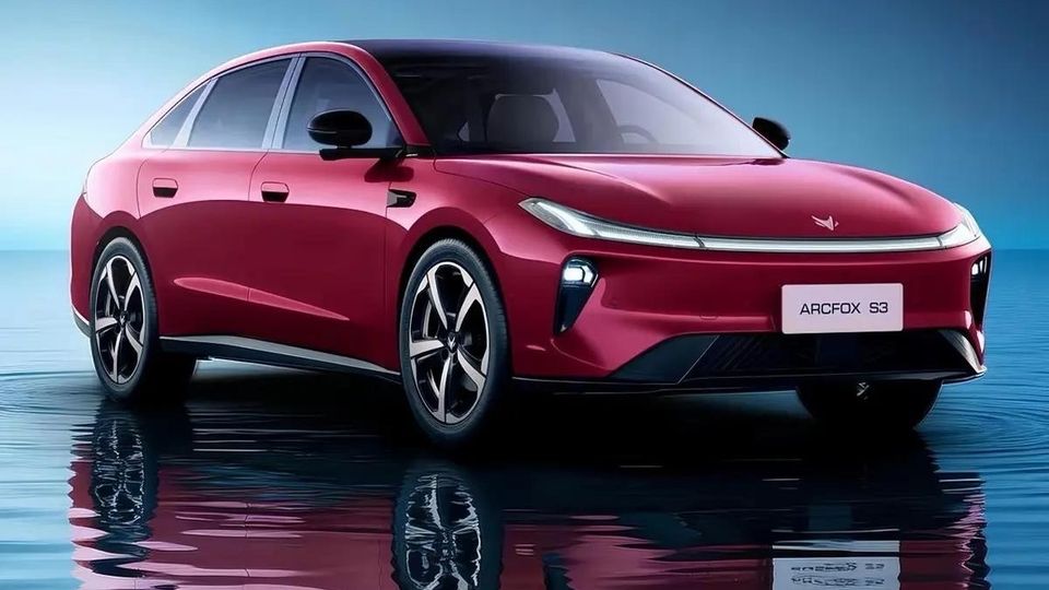 Arcfox S3 debutta il 22 maggio con batteria sostituibile