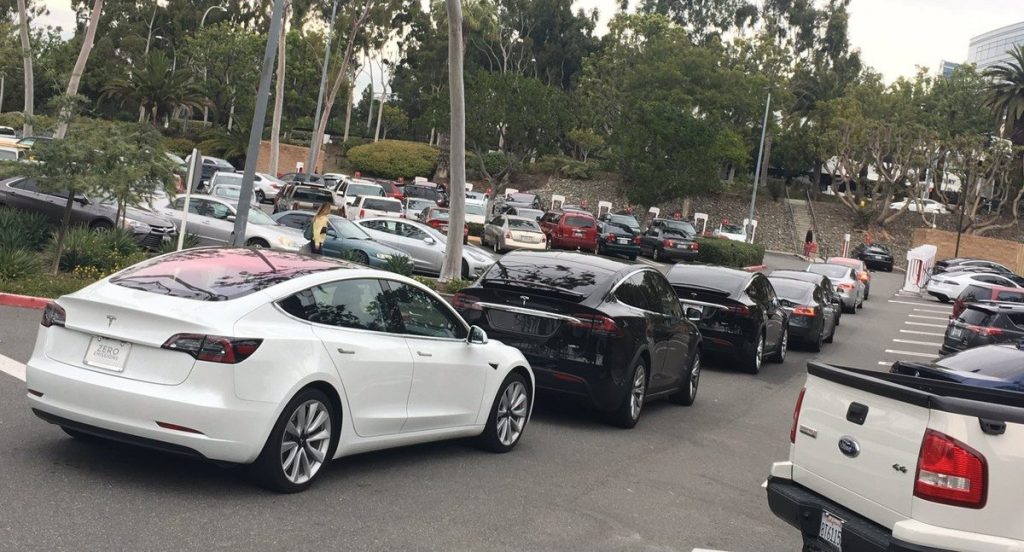 Tesla sta già ritirando i piani per i Supercharger dopo aver licenziato il suo team | Elettronauti.it