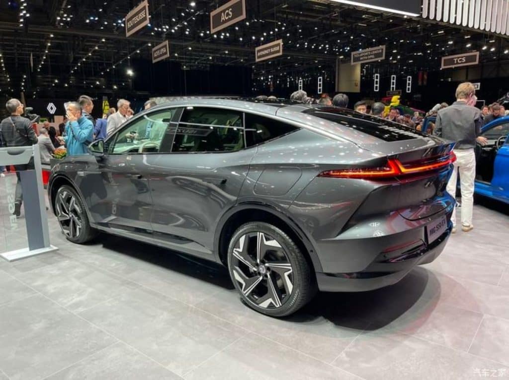 MG9 EV, la limousine elettrica cinese che sfida la Volkswagen ID.7 e la Tesla Model S! | Elettronauti.it