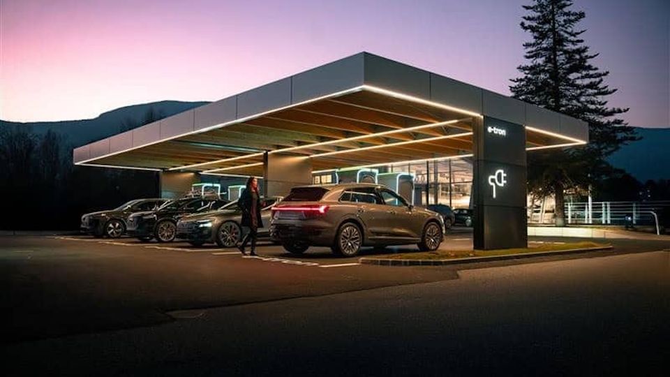 Audi apre il primo Charging Hub Audi in Francia