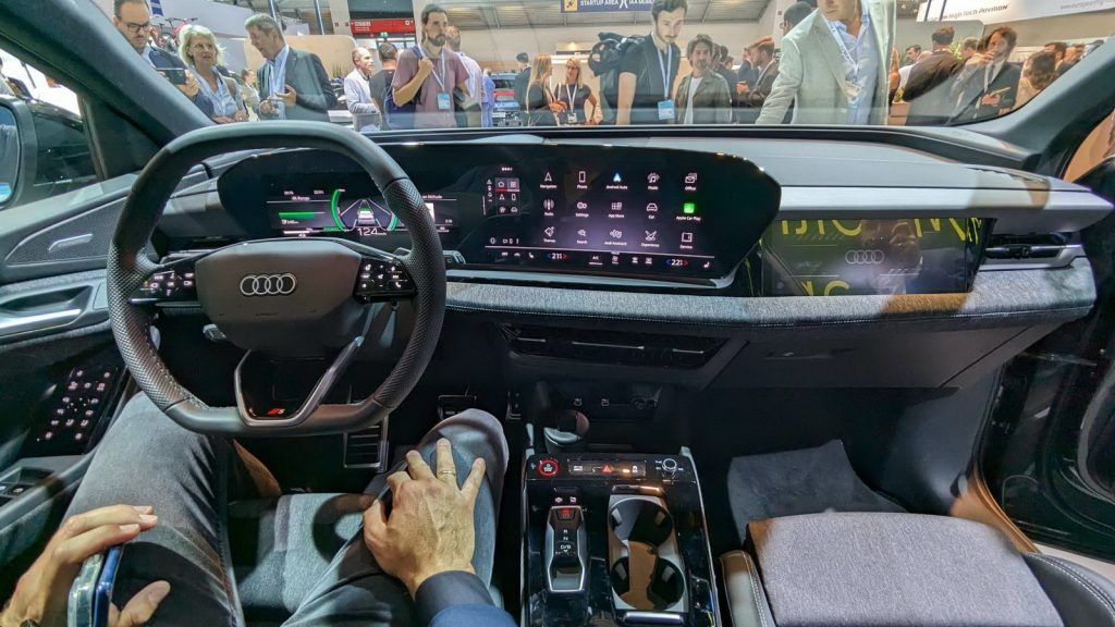 Software ancora acerbo, Audi Q6 e-tron rischia di arrivare in ritardo: entra in campo Google