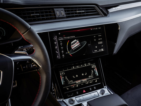 L'Audi Q8 e-tron si trasforma in un possente veicolo elettrico fuoristrada con una nuova edizione dedicata al Dakar. | Elettronauti.it
