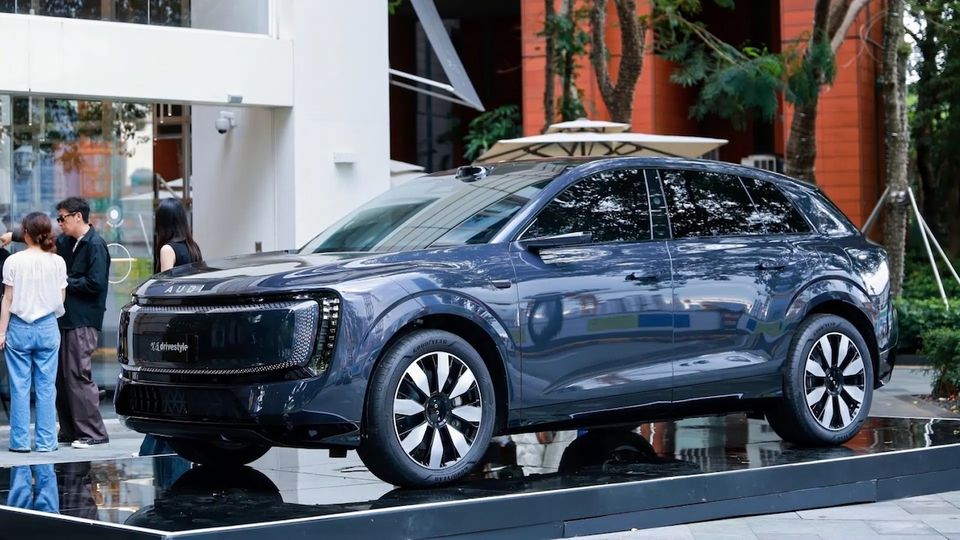 AUDI E7X: SUV elettrico cinese da 616 km di autonomia
