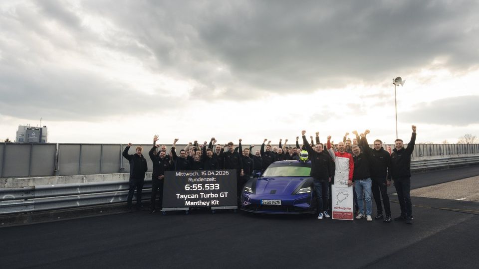 Porsche Taycan turbo gt con il kit manthey