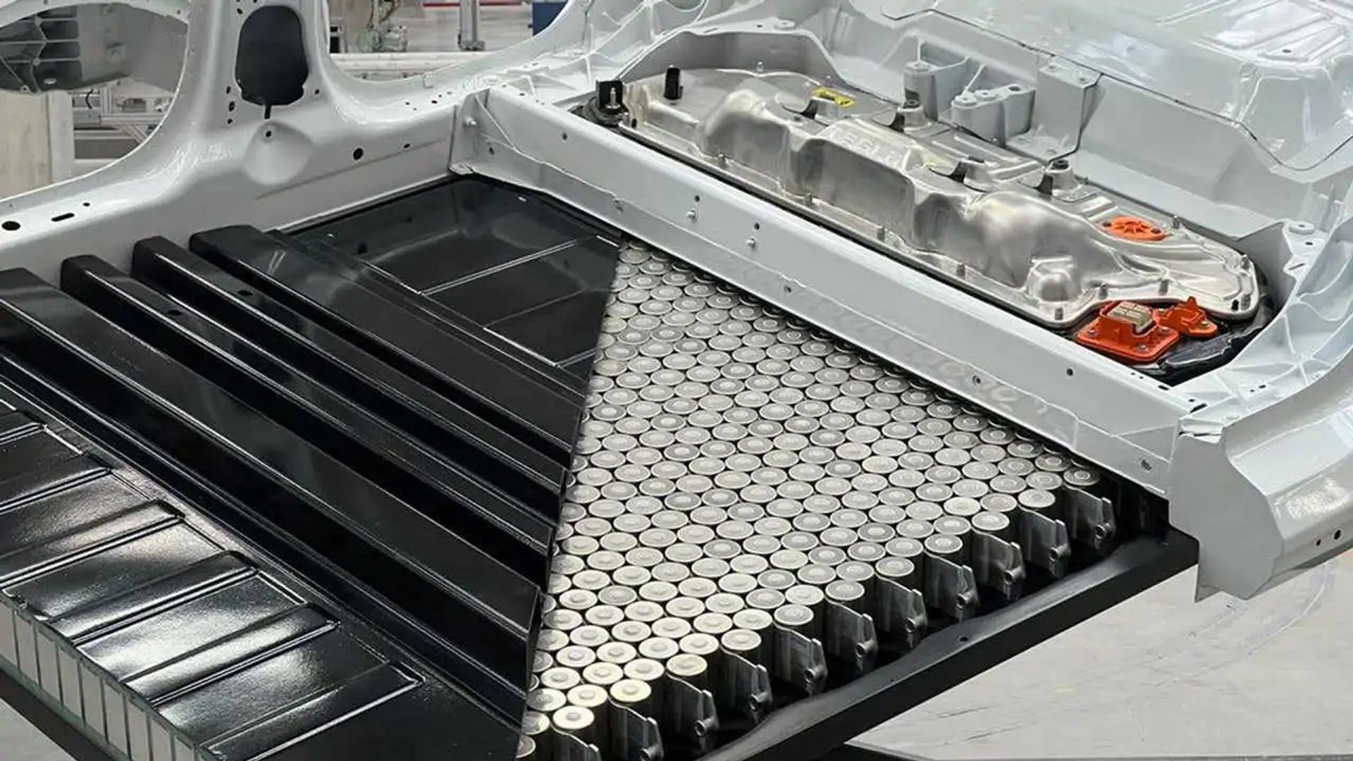 La Commissione Europea propone di modificare il calcolo dell'impronta di CO2 delle batterie