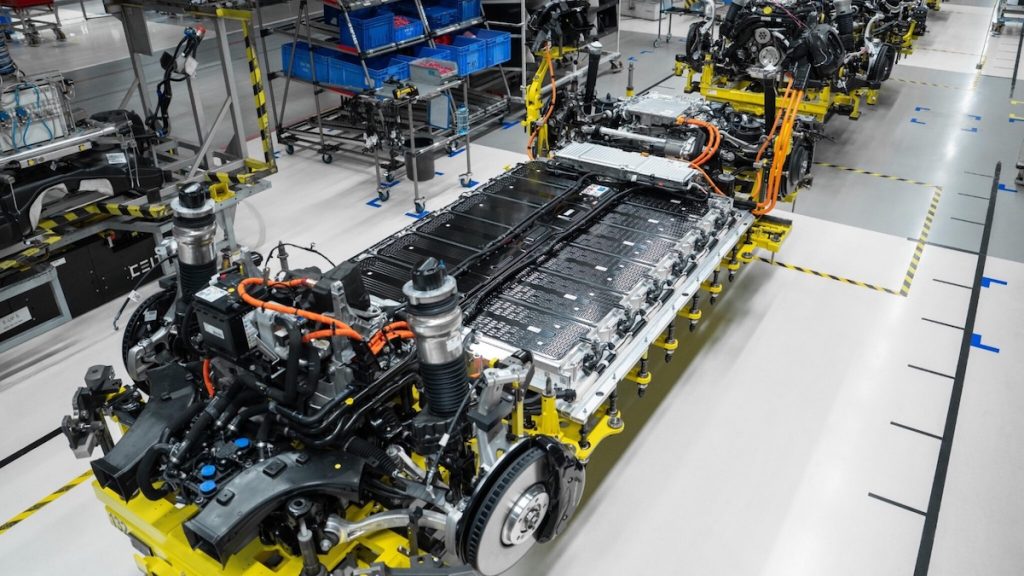 Porsche Cayenne Electric: al via la produzione | Elettronauti.it
