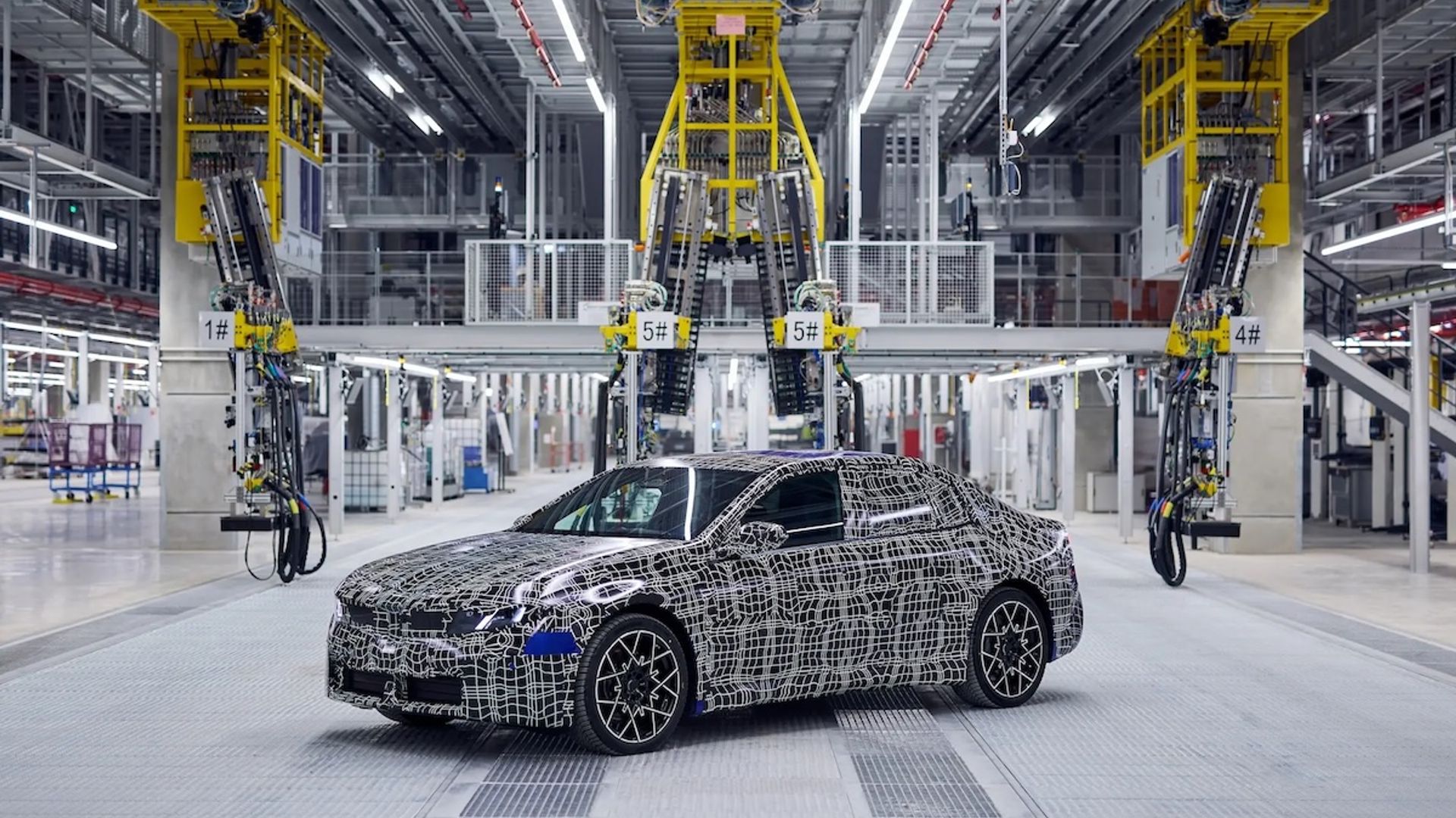 BMW i3 elettrica: debutto estate, M nel 2027