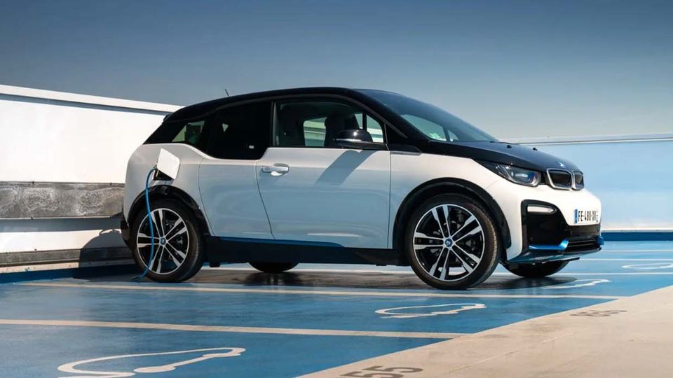 Il capo dello sviluppo di BMW definisce la i3 "un outsider" e afferma che il suo successore non avrà un design così polarizzante