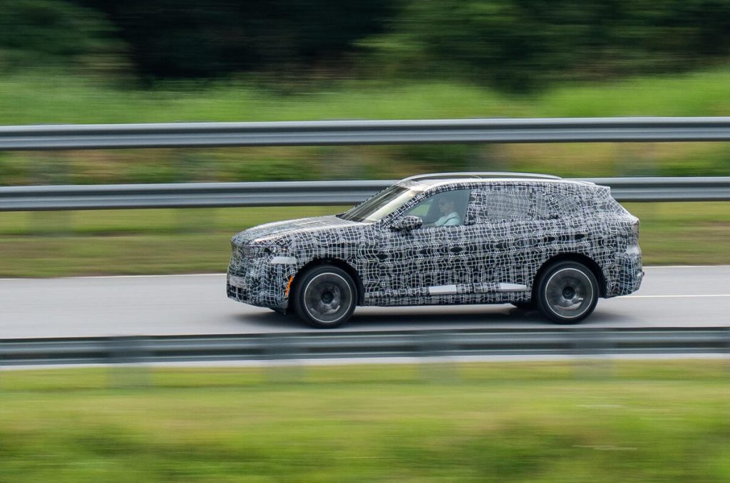 BMW iX5 2027: batteria record e autonomia top EV | Elettronauti.it
