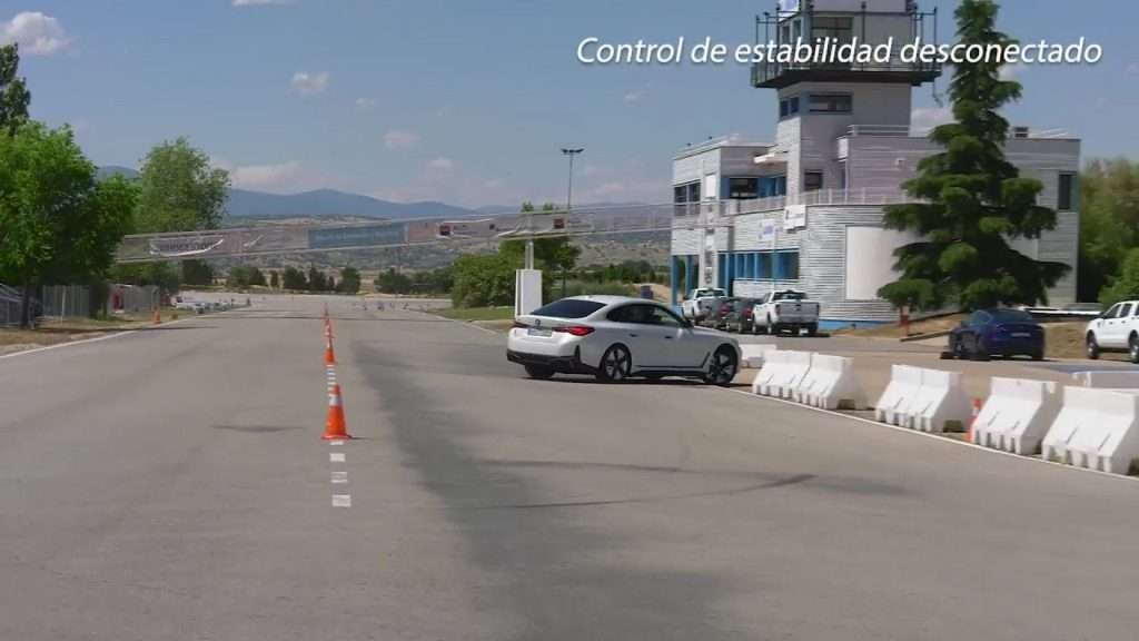 bmw i4 test fallito