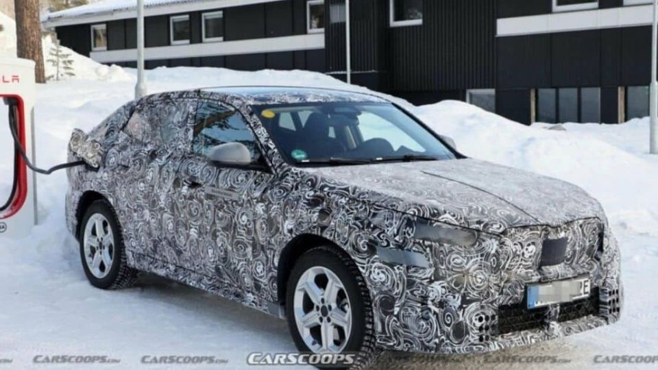 BMW iX2 Anteriore