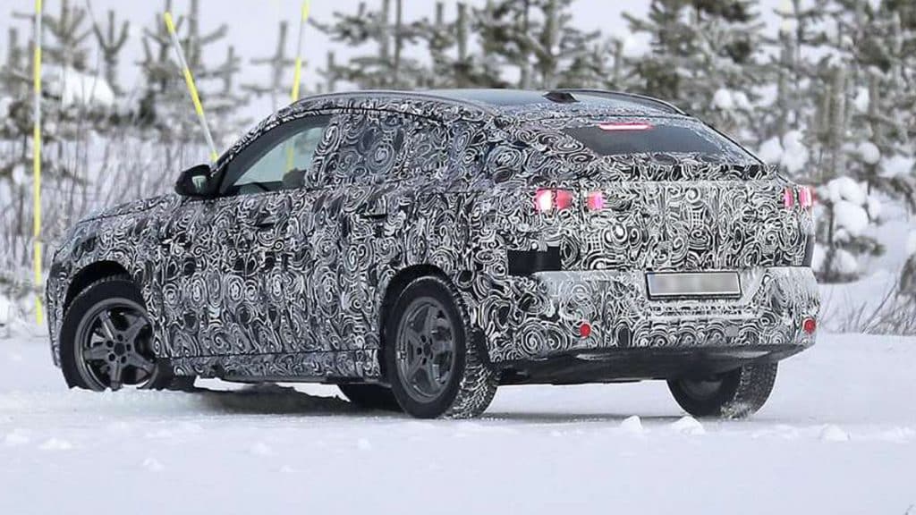 BMW IX2: Emergono nuove foto spia | Elettronauti.it