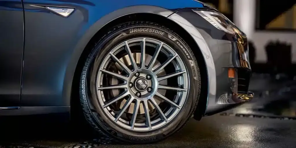Bridgestone debutta con un pneumatico Turanza specifico per EV ottimizzato per i proprietari di Tesla e Mustang Mach-E | Elettronauti.it