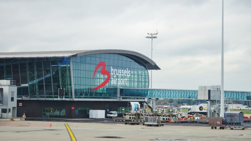 Poche colonnine? L'aeroporto di Bruxelles ne ha 750