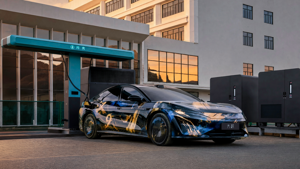 BYD Great Han: prime immagini della berlina Han 9