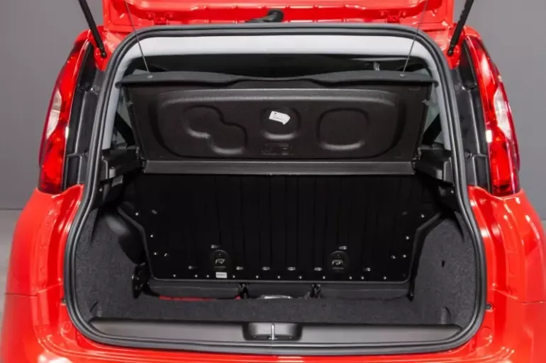 Bagagliaio della FIAT Panda 2021 (Hybrid) | Elettronauti.it