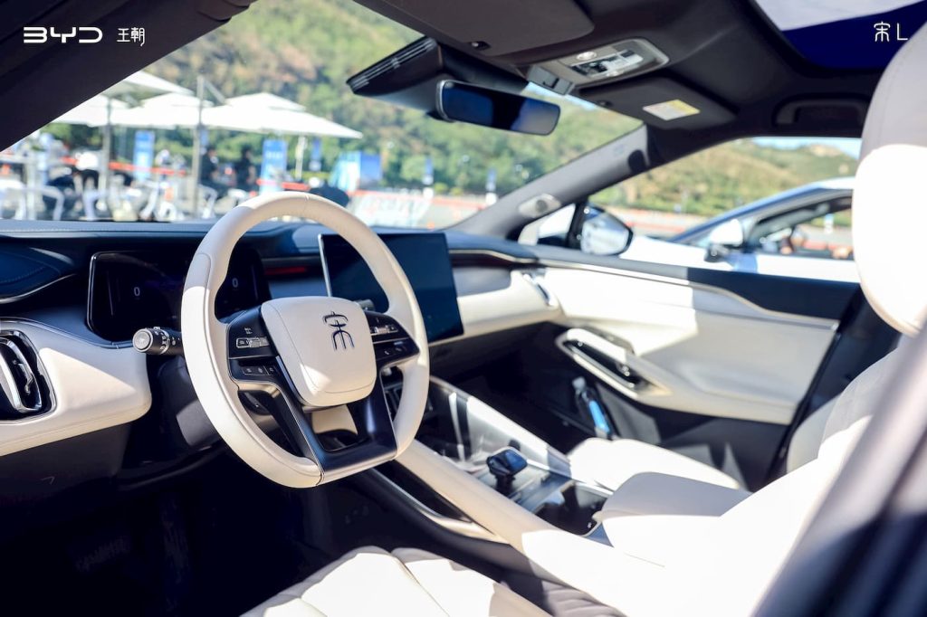 BYD lancia l'elegante SUV elettrico Song L a partire da 27.000 dollari come rivale della Tesla Model Y | Elettronauti.it
