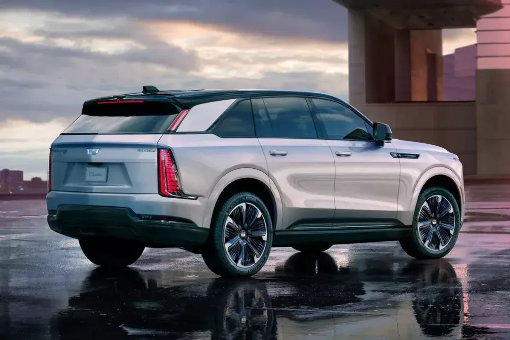 cadillac escalade iq 2025 esterni | Elettronauti.it