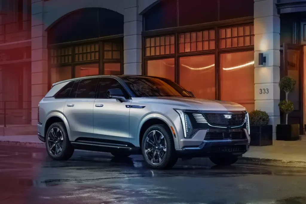 cadillac escalade iq 2025 esterni | Elettronauti.it