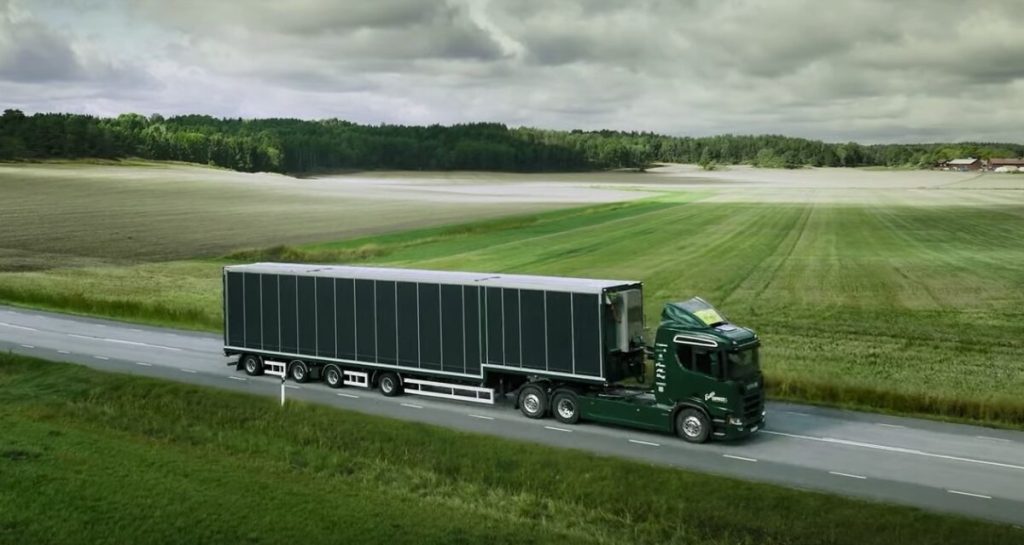 Autocarro Scania con pannelli fotovoltaici | Elettronauti.it