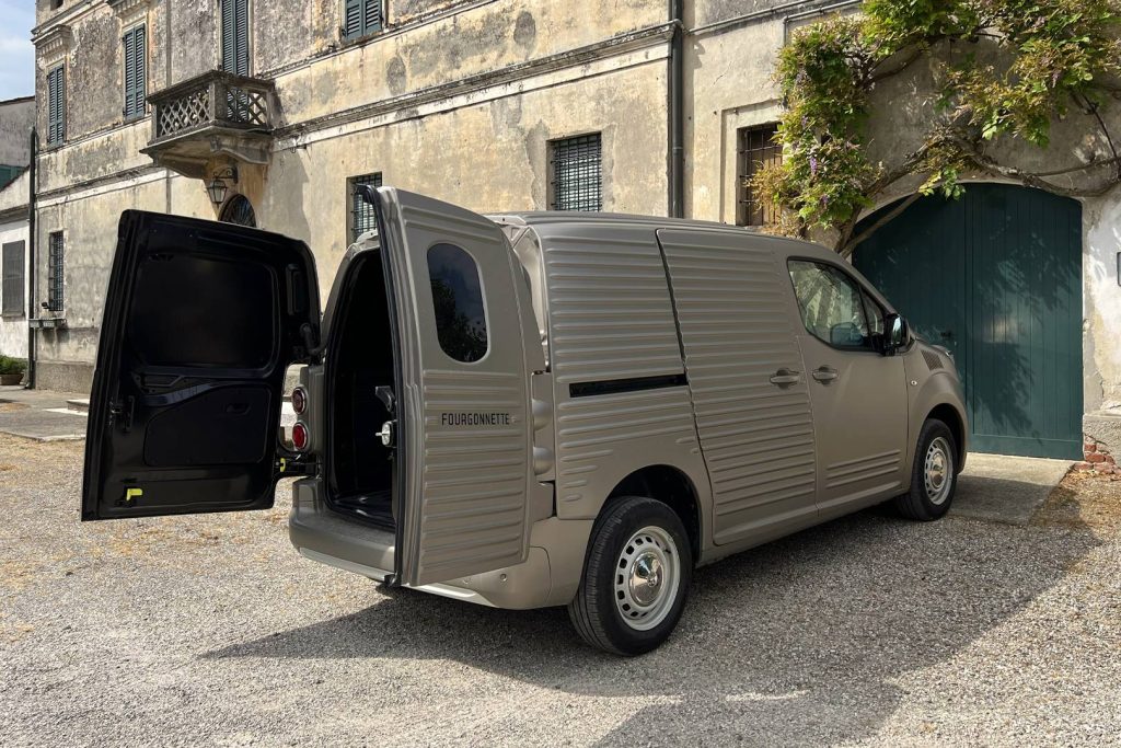 Citroën 2cv fourgonette 2023 | Elettronauti.it