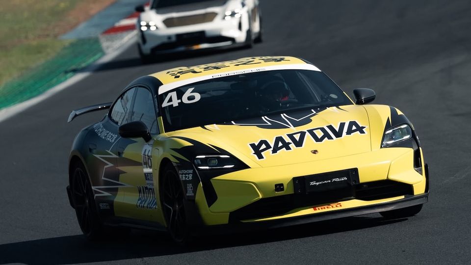 doppietta di famiglia nel Porsche Taycan Rush Championship