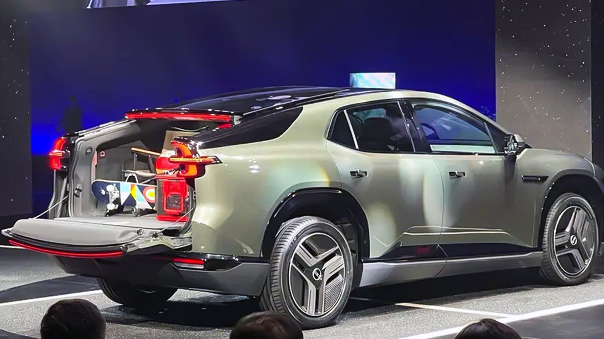 Qiyuan CD701 - un veicolo elettrico che è SUV e PickUp tutto in uno