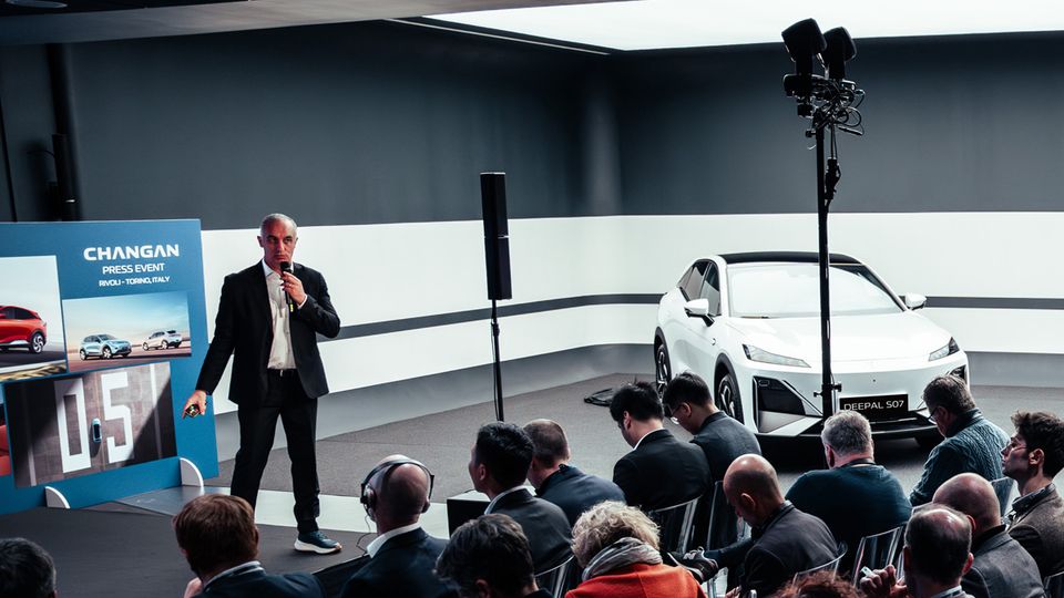 Changan in Italia: arrivano i SUV elettrici Deepal