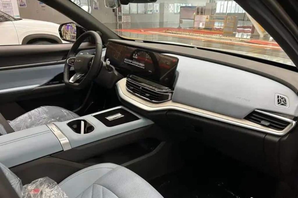 Il SUV elettrico leggero in alluminio eQ7 di Chery Auto esce dalle linee di produzione | Elettronauti.it