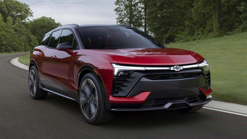 chevrolet blazer ev su strada