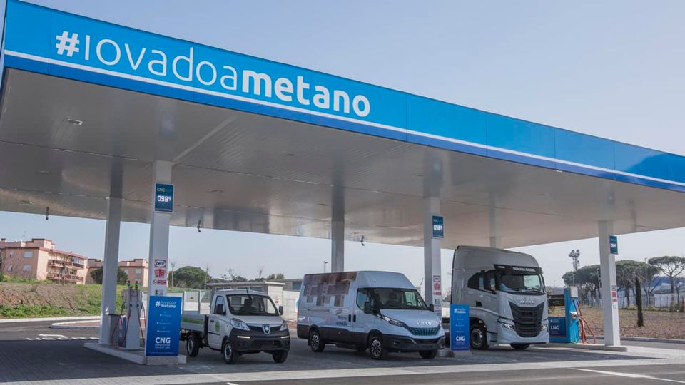 Chiude stazione di servizio genovese per il caro metano