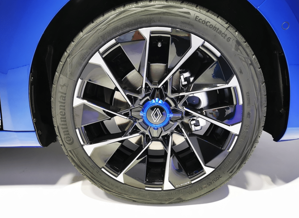 La "vera" nuova Clio E-Tech | Elettronauti.it