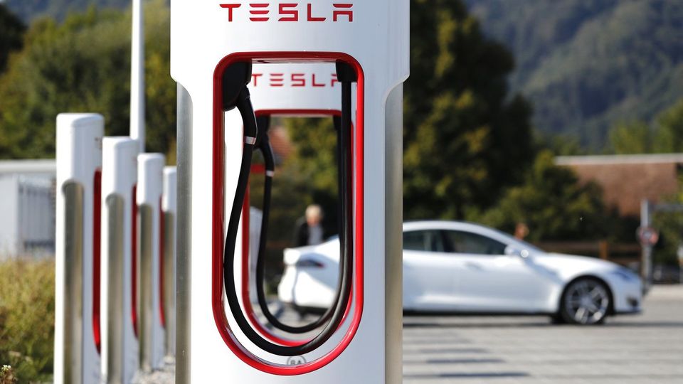 colonnine ricarica rapida Tesla