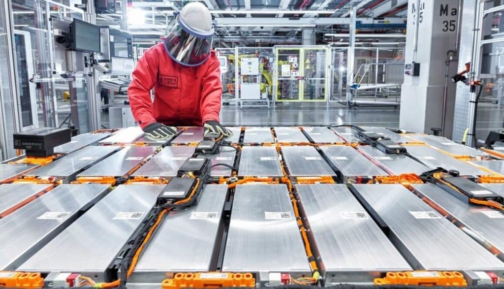 Comau ha progettato il robot che ricicla le batterie delle auto in modo sostenibile | Elettronauti.it