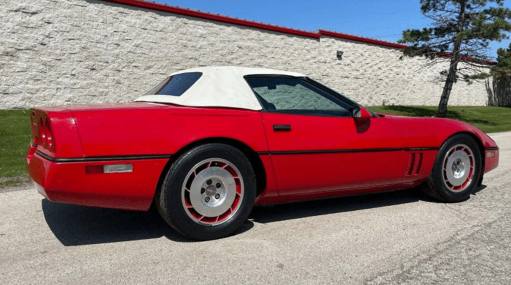 In vendita una potente Chevy Corvette elettrificata 30 anni fa da Motorola | Elettronauti.it