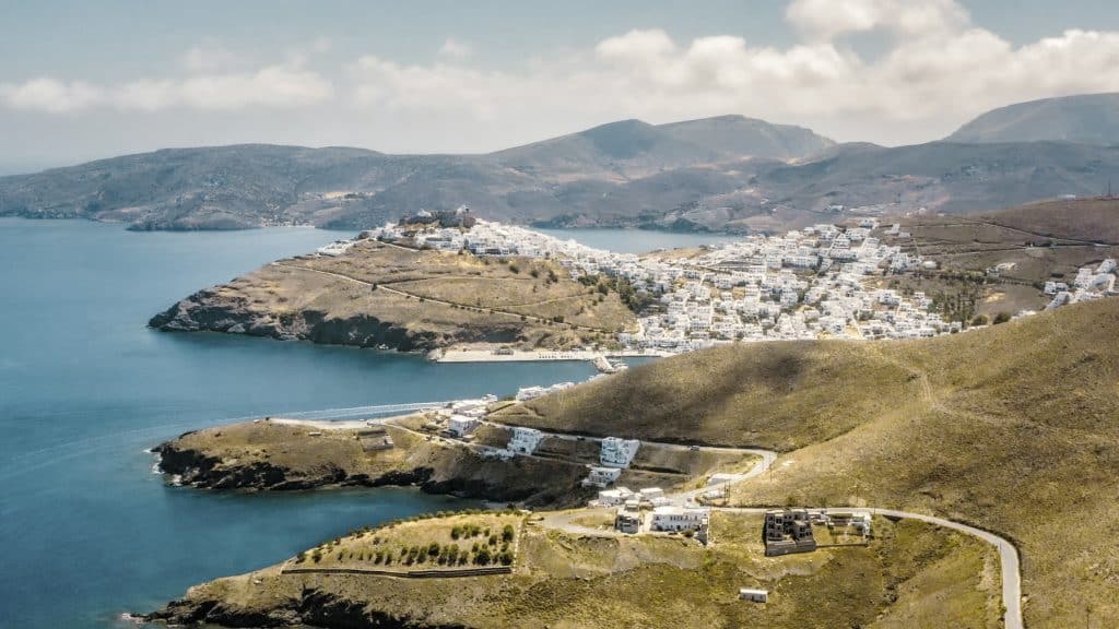 Vista dell'isola di Astypalea - fonte Volkswagen | Elettronauti.it