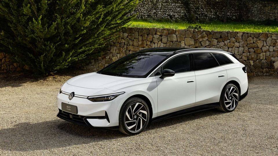 Volkswagen dà il via alle prevendite della station wagon ID.7 Tourer