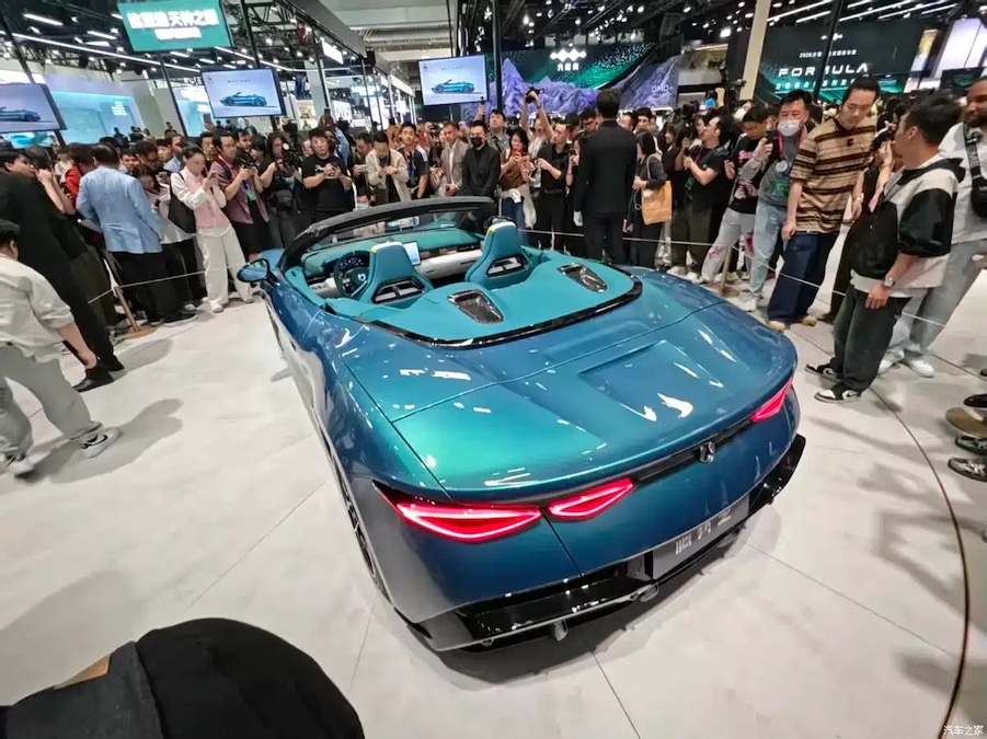 Denza Z Convertible debutta a Pechino, lancio globale | Elettronauti.it
