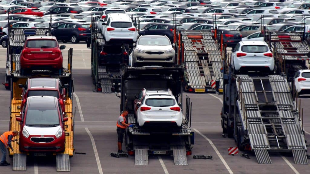 I produttori di auto termiche in Cina affrontano il disastro delle invendute mentre incombe la crisi dell’inquinamento. | Elettronauti.it