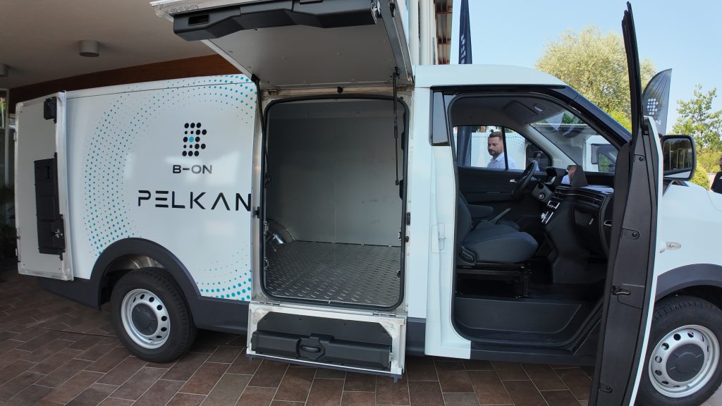Pelkan B-ON: rivoluzione elettrica per le flotte commerciali