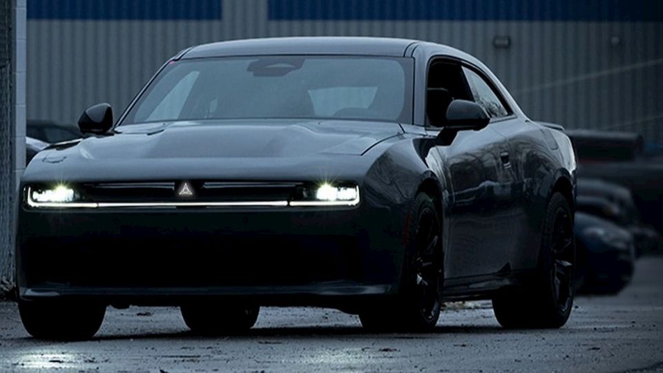 Dodge annuncia la nuova Charger EV in arrivo nel corso dell'anno